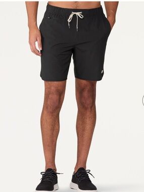 Vuori Black Athletic Men’s Banks Shorts 7 inch, size XL